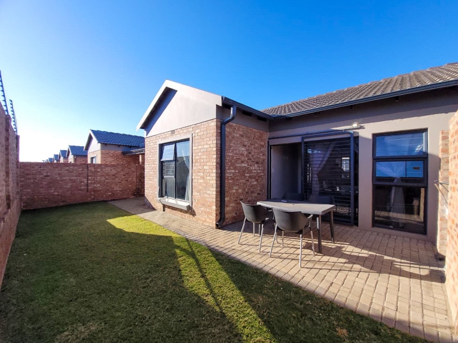 2 Bedroom Property for Sale in Van Der Hoff Park North West